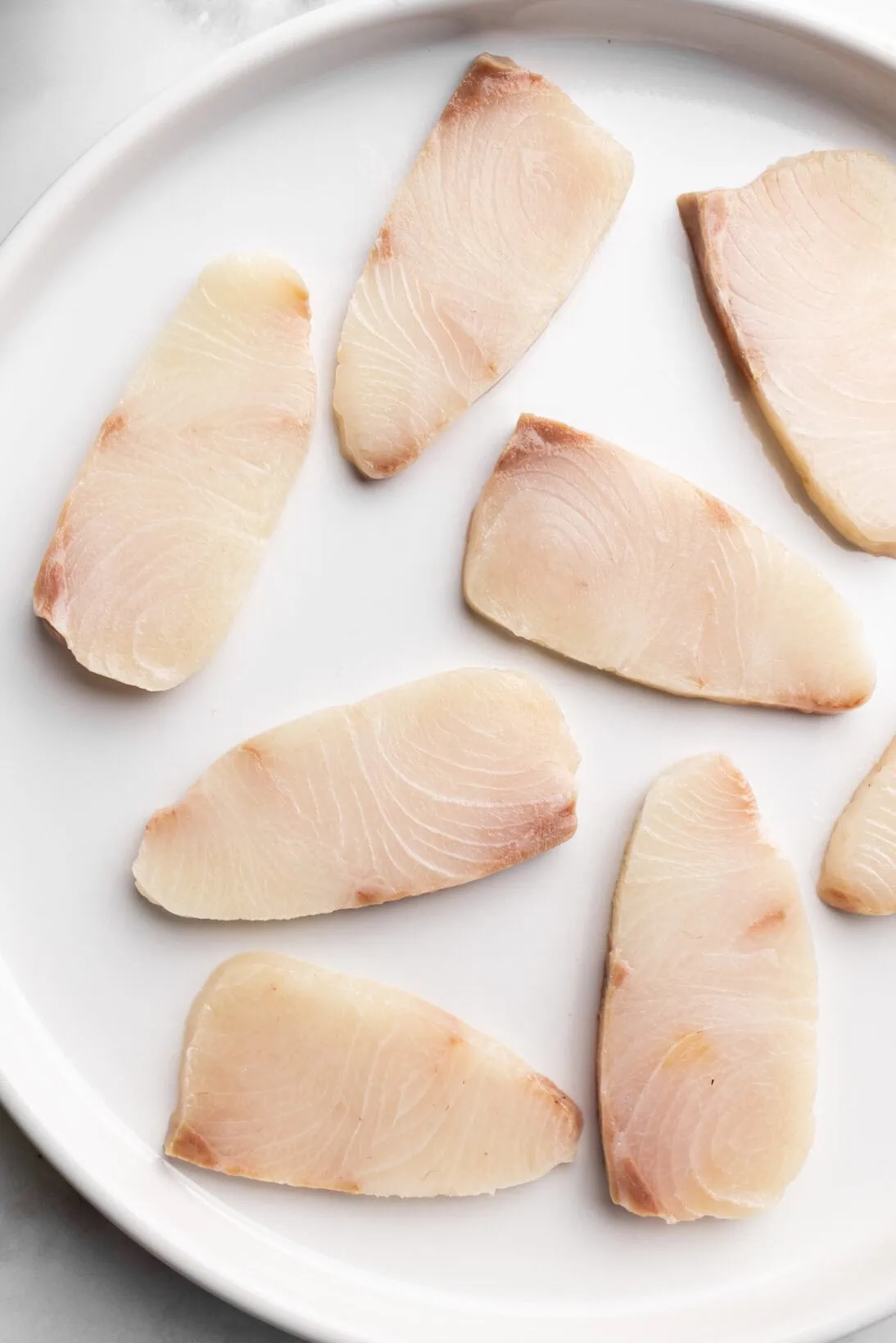 sliced yellow tail