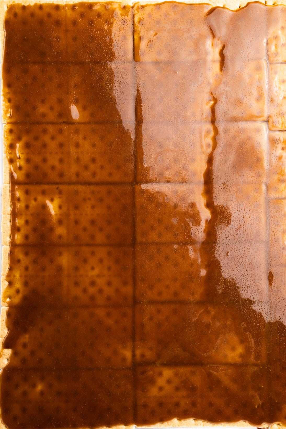 toffee spread across graham crackers