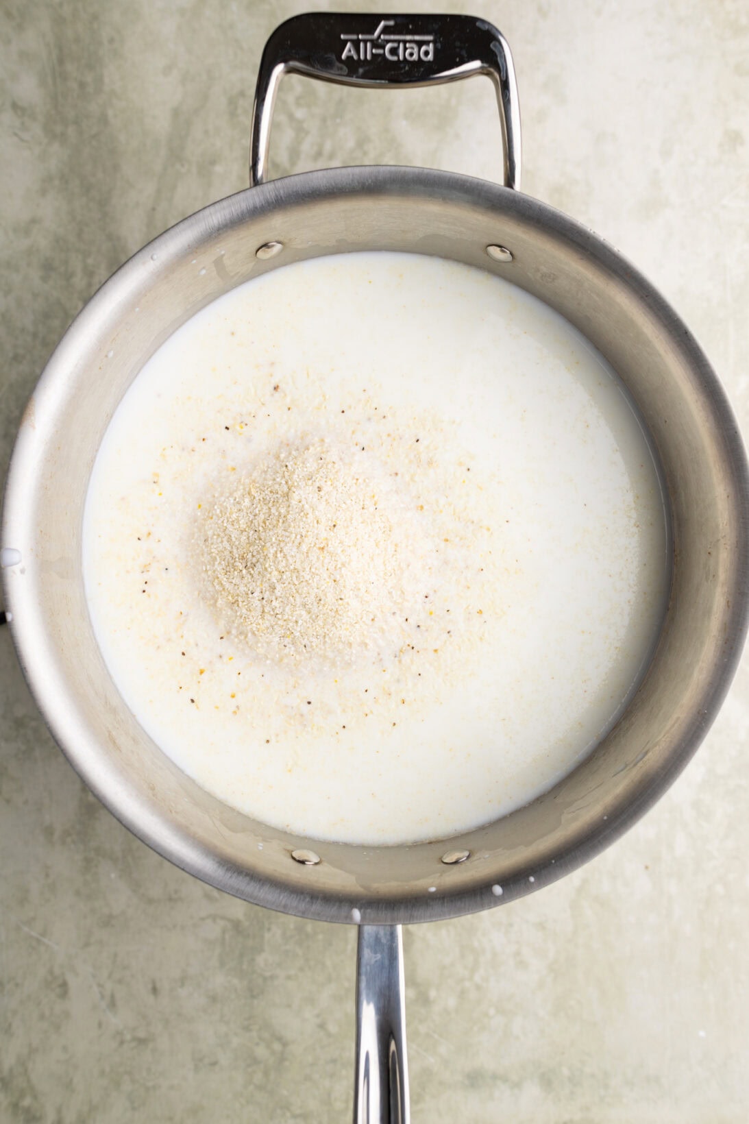 step by step: the grits in a pot