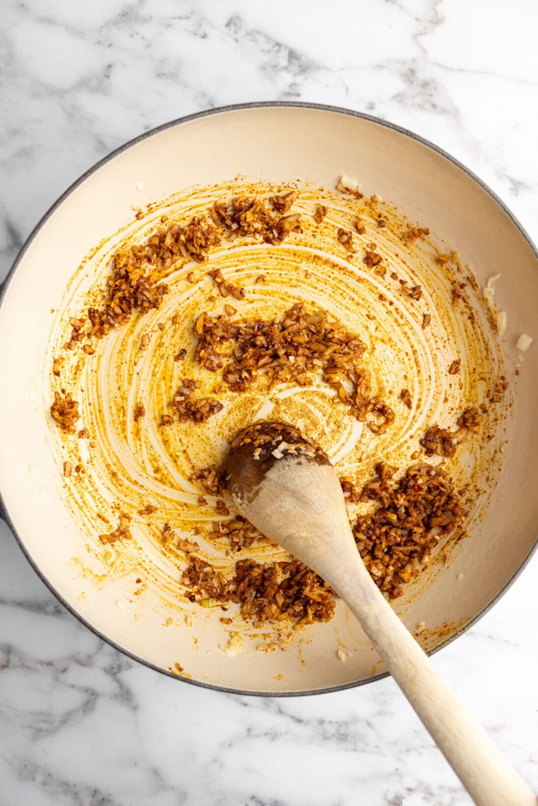 step by step: cooking the onions, garlic and spices